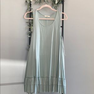 Sleeveless Easel dress